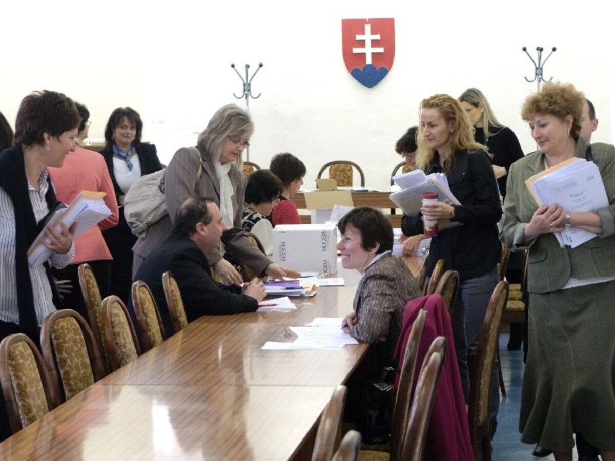 učitelia zborovňa 1140 (TASR)